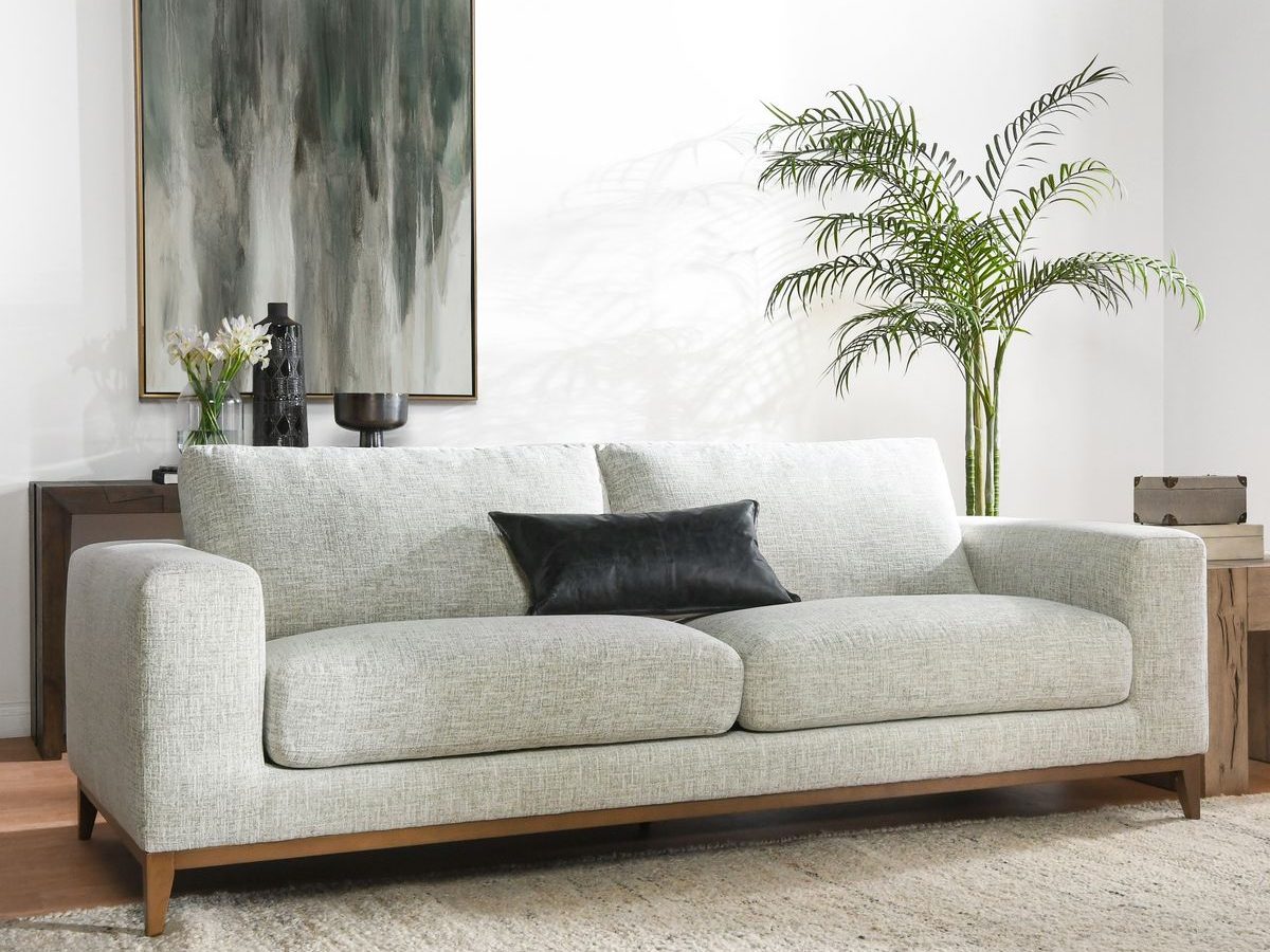 7 Jenis Bahan Kain Sofa Paling Populer: Nyaman, Awet & Stylish 3 37eeaa7ee692db7d413e6d57ca51ef44 edited