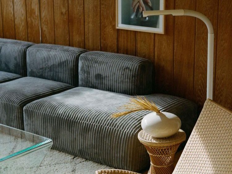 7 Jenis Bahan Kain Sofa Paling Populer: Nyaman, Awet & Stylish 8 45d53841e53831c30977a8fab5fe5d79 edited 1