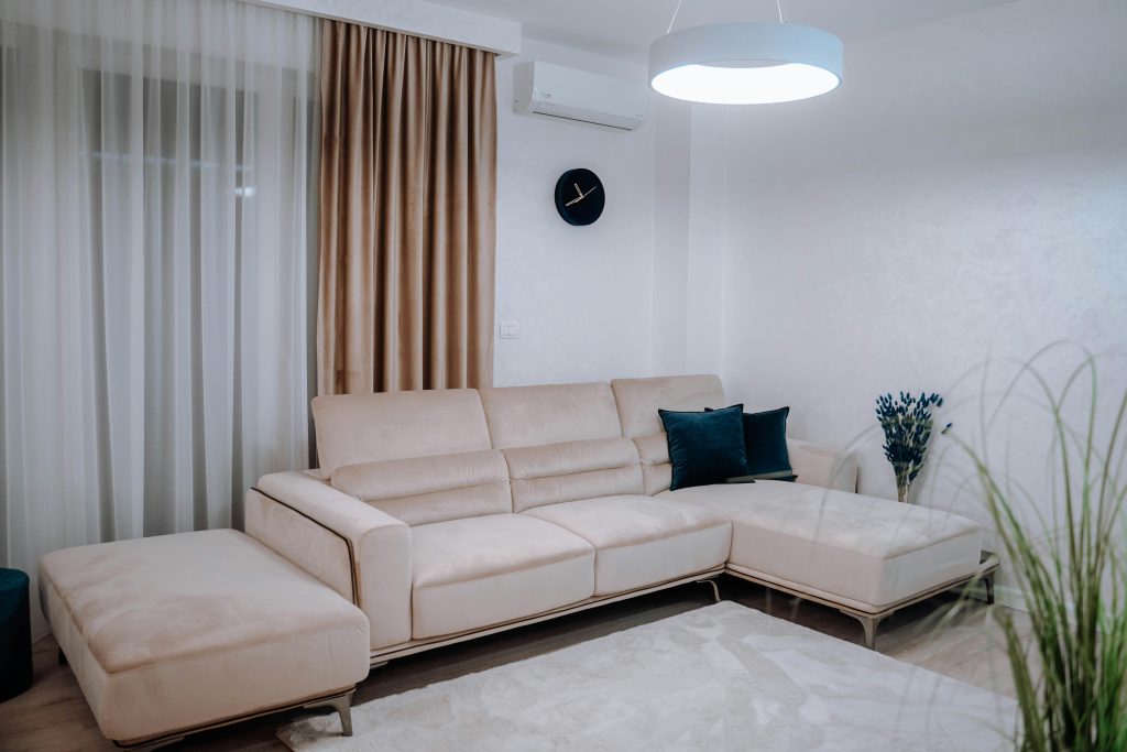 6 Teknologi Smart Home yang Mengubah Interior Rumah Mewah Jadi Masa Depan 4 pexels dorin ursulescu 21435818 7160605