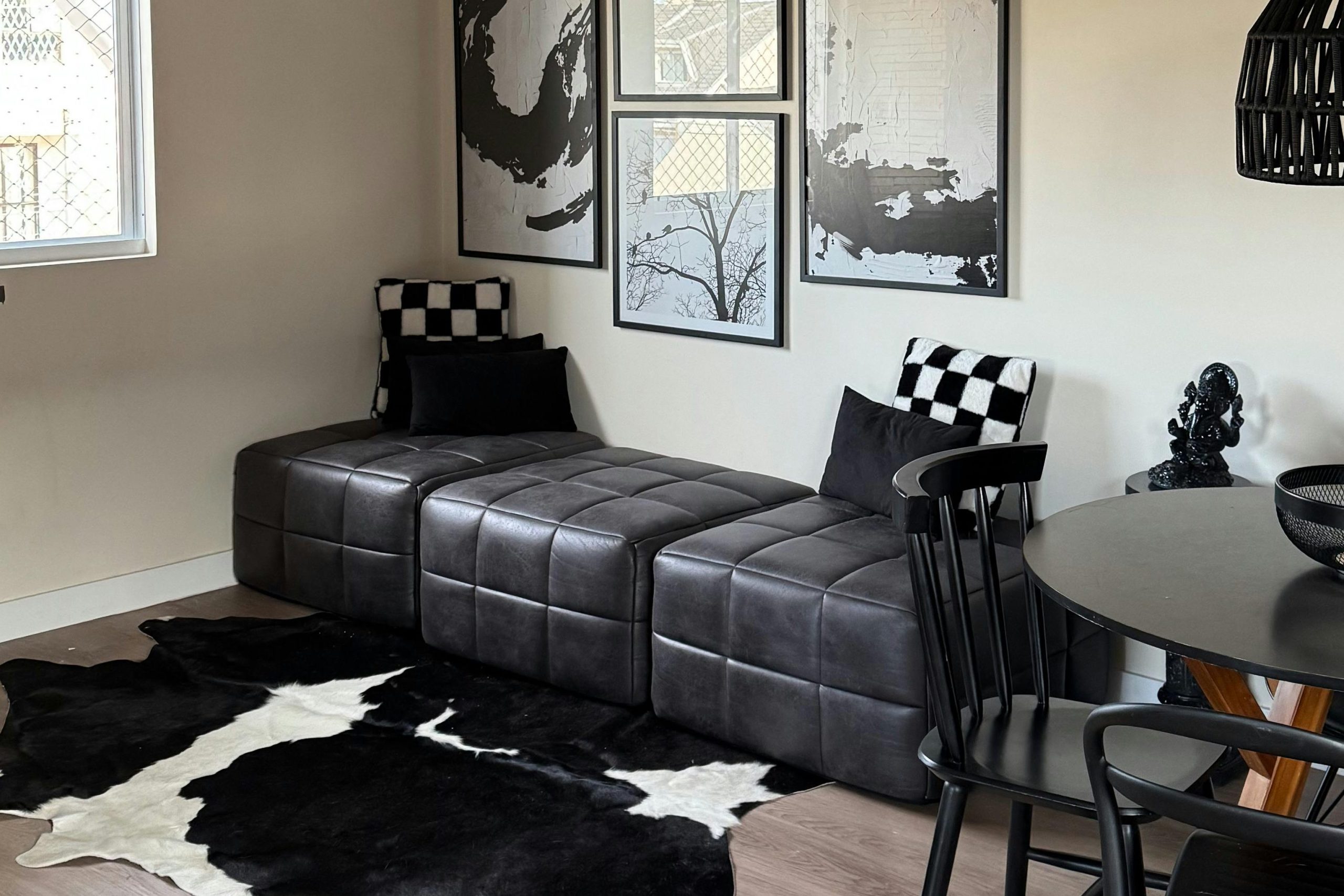 Kenali 7 Jenis Sofa dan Fungsinya untuk Hunian yang Nyaman 8 pexels fernanda neitzel 2155821056 34053460 edited scaled
